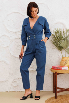 Летний джинсовый комбинезон с V-образным вырезом и карманами AURA otd 4143 темно-синий деним - фото 1