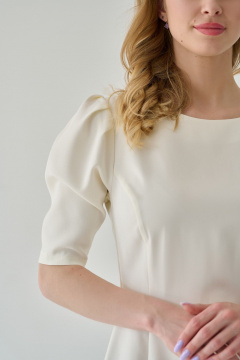 Нарядное платье из текстиля с бантами и глубоким вырезом Мастер Мод 823бс молочный - фото 4