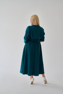 Свободное демисезонное платье с V-образным вырезом и карманами Мастер Мод 672б изумруд - фото 2