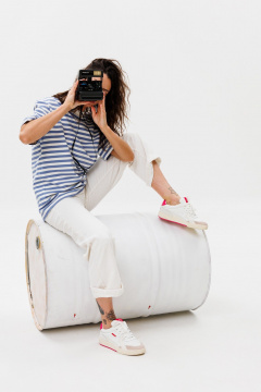 Летняя футболка с принтом «be a traveler not a tourist» HIT 0223 василек - фото 4