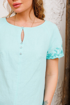 Платье лен с вышивкой на рукавах и разрезом AMORI 9800 мята - фото 4