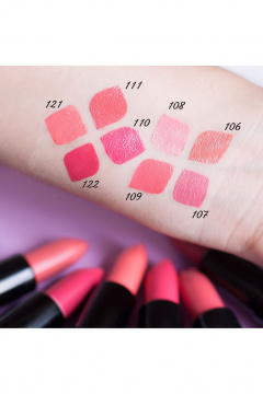 Помада для губ с плотным покрытием и канделлильским воском Belor Design BE COLOR тон 111 амаранте - фото 3