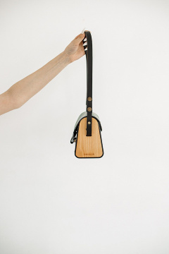 Кожаная сумка через плечо с деревянными вставками Because NIKOL-IZUMRUD - фото 2