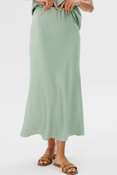 Атласная юбка на резинке по косой для повседневных образов THE NAME 2316 оливковый - фото 2