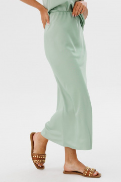 Атласная юбка на резинке по косой для повседневных образов THE NAME 2316 оливковый - фото 5