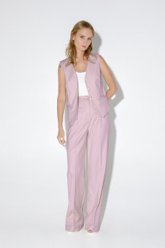 Тройка из жакета, жилета и брюк со стрелками в деловом стиле PiRS 5031 розовый - фото 3