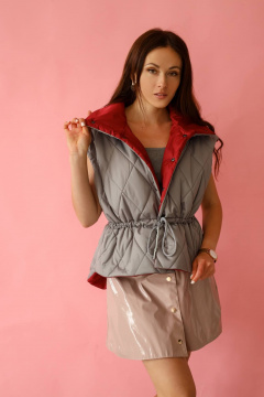 Демисезонный жилет из яркой ткани с вырезом и застежкой MASHA SKORINA MS-VB-6-002 - фото 1