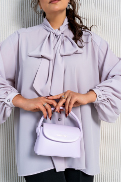 Деловая блуза с воротником аскот и пышными рукавами Aira Style 24-052 сирень - фото 3