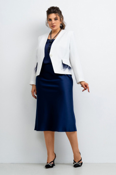 Стильный бело-синий костюм 3-ка с приталенным жакетом Aira Style 24-12 молочно-синий - фото 1