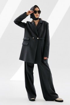 Деловой трехпредметный костюм из текстиля с жакетом и платком NikVa 711-1 графит - фото 1