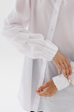 Рубашка прямая с декоративными защипами и рукавами-фонариками NikVa 715-2 молоко - фото 4