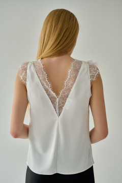 Белая шелковистая блузка с кружевом и комфортным прямым кроем Мастер Мод 854ас молочный - фото 2