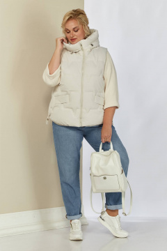 Демисезонная жилетка на молнии с капюшоном и прорезными карманами Shetti 2153 молочный - фото 2