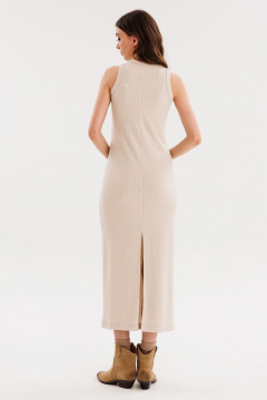 Платье приталенное из трикотажного рубчика с разрезом EOLA 2666 бежевый - фото 2