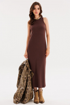 Платье приталенное из трикотажного рубчика с разрезом EOLA 2666 коричневый - фото 1
