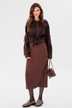 Платье приталенное из трикотажного рубчика с разрезом EOLA 2666 коричневый - фото 5