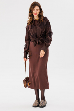 Платье приталенное из трикотажного рубчика с разрезом EOLA 2666 коричневый - фото 4