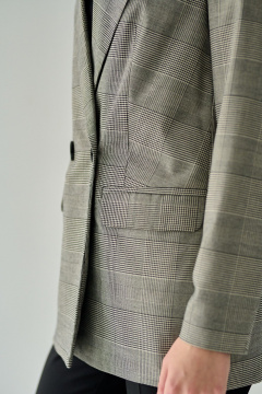 Жакет из текстиля в клетку с прорезными карманами Мастер Мод 761бс серый - фото 4