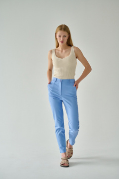 Голубые зауженные брюки из хлопкового джинса Мастер Мод 835дс голубой - фото 1