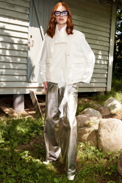 Жилет свободного кроя, на синтепоне, с карманами, демисезон Lokka 1376 молочный - фото 4