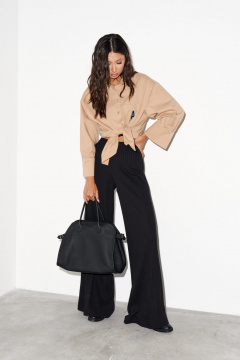 Бежевая свободная рубашка с буквой А и разрезами по бокам ANNETE A974 - фото 4