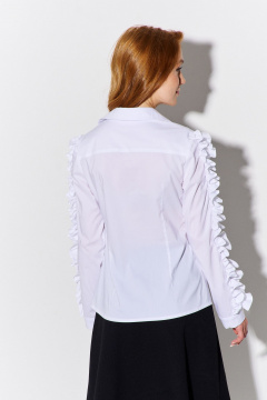 Приталенная классическая рубашка из текстиля с рюшами и манжетами FLAIM 1092.01 белый - фото 5
