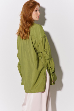 Зеленая свободная рубашка с декоративными рукавами из текстиля FLAIM 1107 оливковый - фото 2