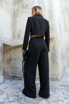 Кроп-жакет с вытачками и декоративной нашивкой для офиса SILVERSPICE S-1419 - фото 2