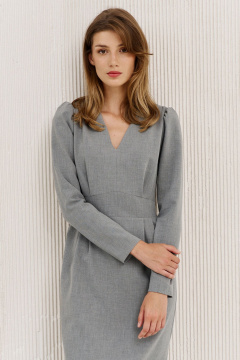 Платье приталенное ниже колена с вырезом V-образным LeNata 11226 светло-серый - фото 4