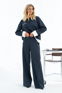 Костюм из блузки и брюк с декоративным кантом Barti 24-23 сине-белый - фото 5