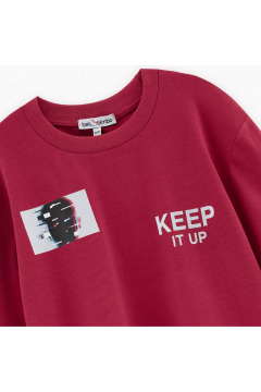 Футболка для мальчика с авторским принтом и спущенной линией плеч Bell Bimbo 242130 т.красный - фото 3