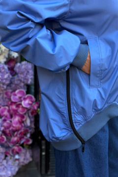 Голубой оверсайз бомбер с нашивками и молниями AURA otd 7045 - фото 4