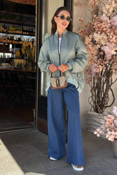 Зеленый оверсайз бомбер с резинками и молниями AURA otd 7046 - фото 4