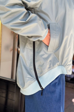 Зеленый оверсайз бомбер с резинками и молниями AURA otd 7046 - фото 3