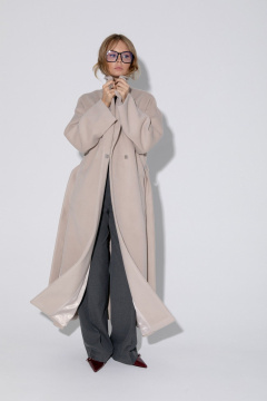 Пальто-халат свободное макси с пройзными карманами PiRS 4861 светло-бежевый - фото 3