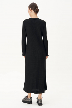 Полуприлегающее трикотажное платье с разрезом и V-образной горловиной Fantazia Mod 4883 - фото 5