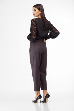 Брюки из экокожи с складками и накладными карманами Anelli 903 коричневый - фото 5