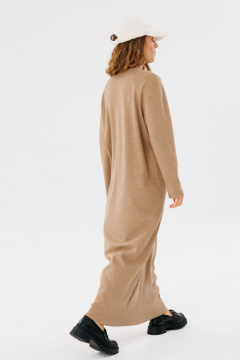 Длинное оверсайз платье из трикотажа с прямым кроем для повседневной носки FAMA 24046 коричневый - фото 2