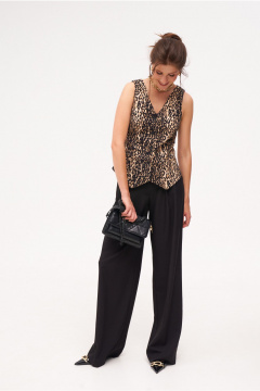 Женский костюм 2-ка с жилеткой и прямыми брюками KaVaRi 8040 леопард-черный - фото 5
