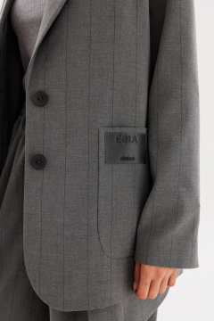 Жакет прямого силуэта с застежкой на пуговицы и накладными карманами EOLA 2658 серый-полоска - фото 5