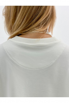 Джемпер из трикотажа с авторским принтом и шелкографией DEVITA 8001 молочный - фото 3