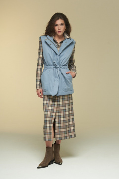 Теплый удлиненный жилет на подкладке с поясом DEVITA 4016 голубой - фото 5