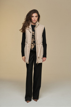 Жилет прямой на подкладке с высокой стойкой и поясом DEVITA 4016 песочный - фото 4