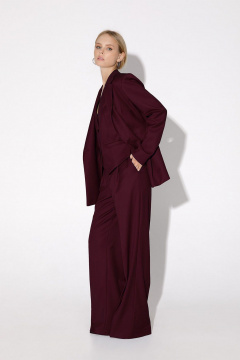 Костюм-тройка из текстиля с жилетом и свободными брюками PiRS 5031 бургунди - фото 3