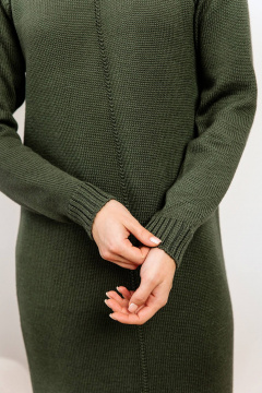 Платье вязаное трикотажное на каждый день с вырезом Romgil РВ0127-ШЕ5 оливковый - фото 4