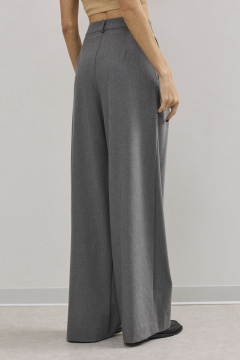 Свободные брюки из текстиля с двумя складками и карманами DAVA 5216 серый - фото 2