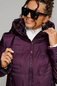 Демисезонное пальто прямого силуэта из плащёвой ткани Beautiful&Free 6238 баклажан - фото 4