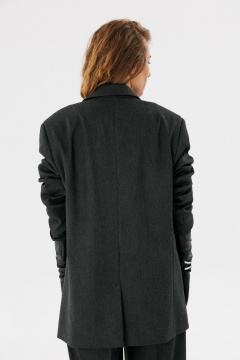 Деловой жакет оверсайз из поливискозы с прорезными карманами FAMA 24037-3 графит - фото 5