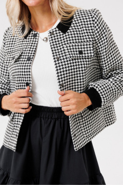 Круглогодичный женский бомбер с накладными карманами PRATA wear S018 черный - фото 4