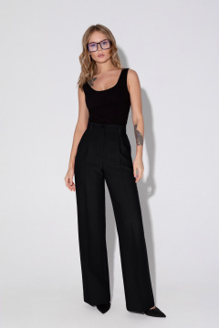 Костюм 2-ка из жакета и брюк со стрелками из текстиля PiRS 5473 черный - фото 3